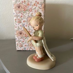 Enesco 1993 Collector’s Members Only Figurine “Now I’m the Fairest of Them All”